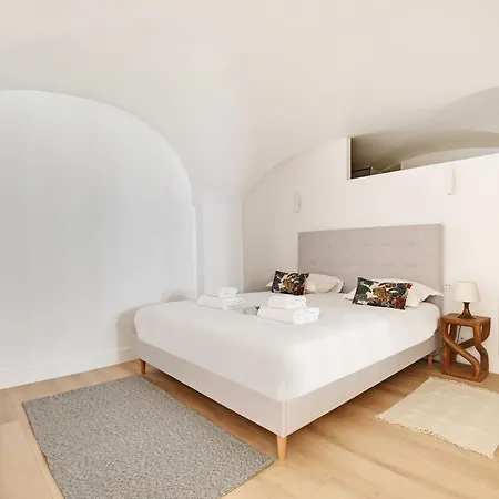 Διαμέρισμα Authentic - 2br - 4p - Monnaie