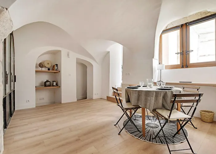 Authentic - 2br - 4p - Monnaie Apartamento Paris